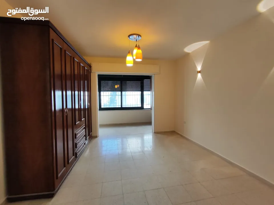 شقة غير مفروشة للإيجار – الطيرة  شارع روما