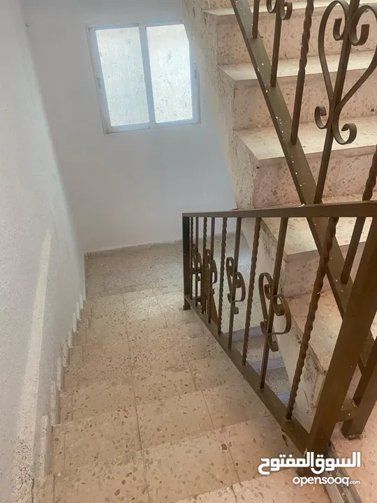 منزل مستقل في السلط المغاريب