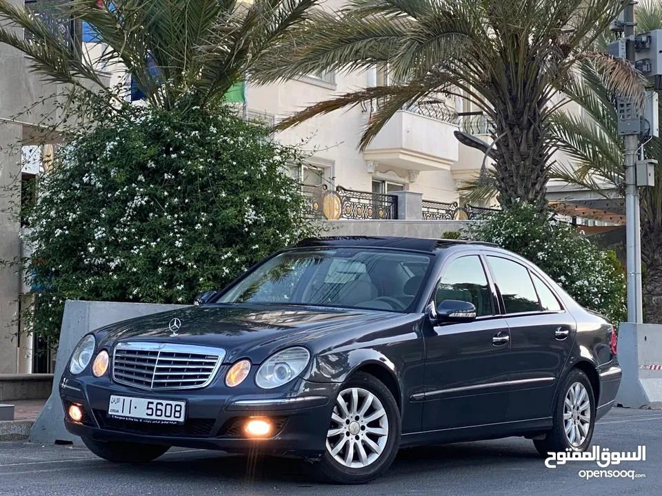 مرسيدس 2009 E200 بانوراما   استخدام شخصي  فل كامل وفحص كامل   وعداد قليل ((100 الف كم فقط