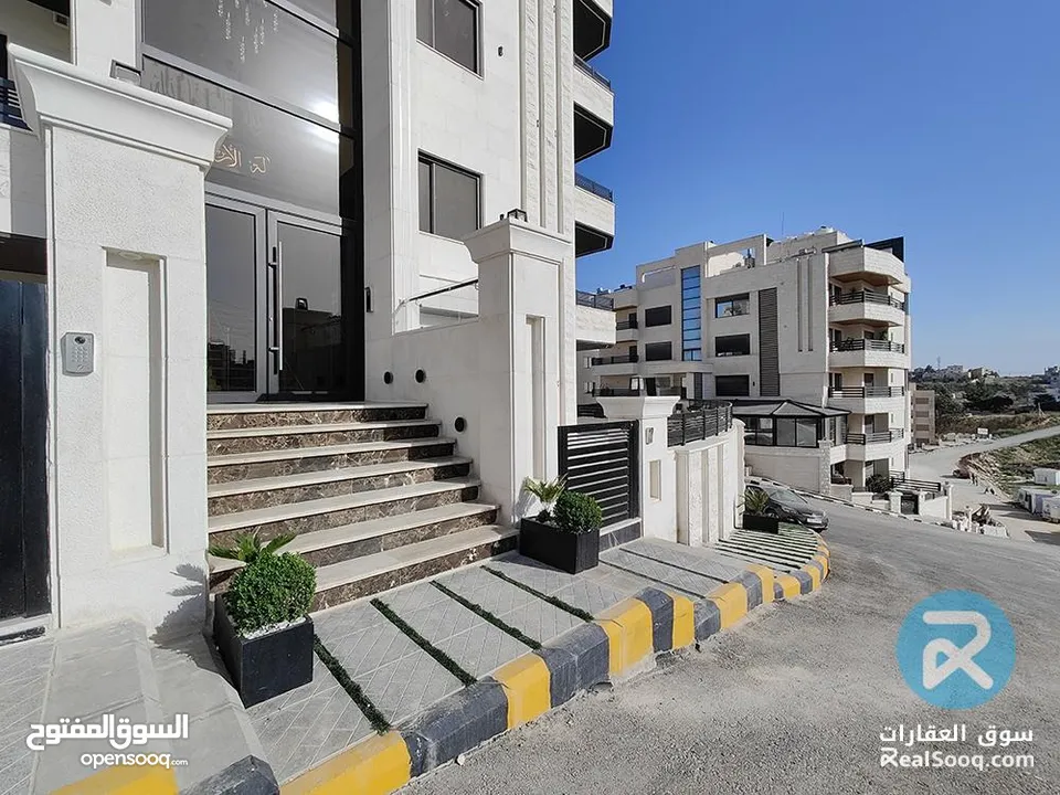 شقق جديده اربعه غرف في جميع مناطق عمان الغربيه ايجار سنوي هيئات  دوبلماسيه سفارات ،مؤثث مع اثاث فخم