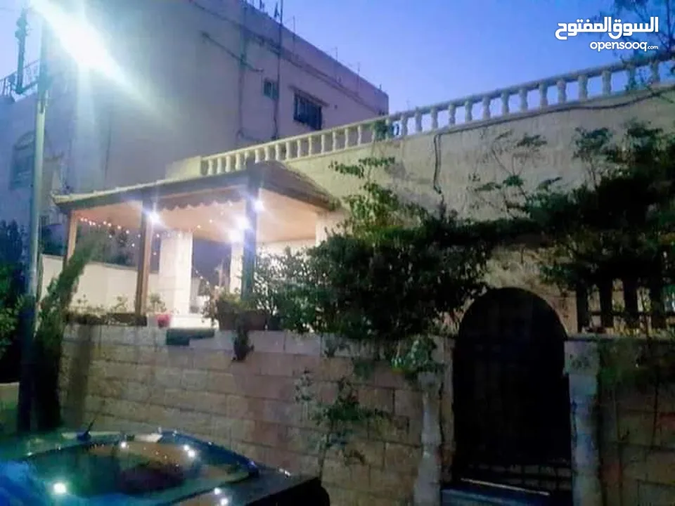 بيت مستقل للبيع في حي القمر الزواهره