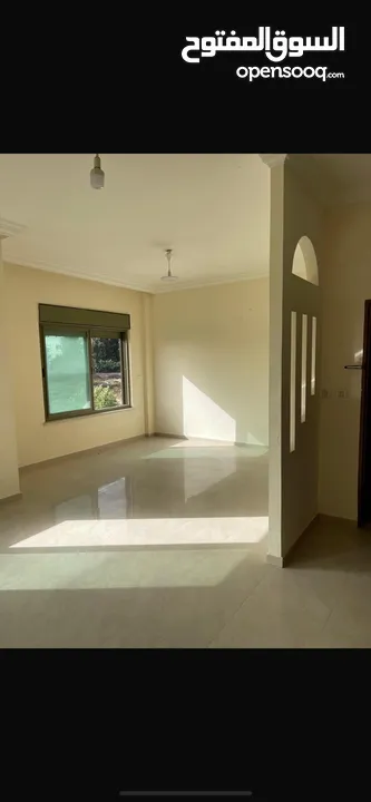 ثلاث غرف نوم غير مفروشة