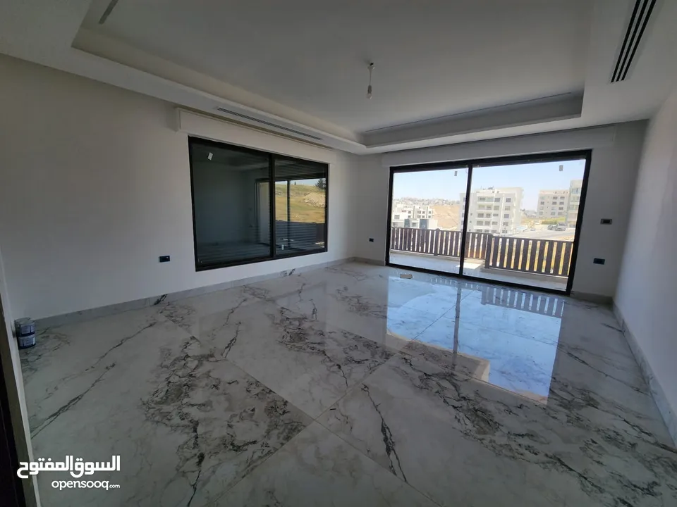 شقة فارغة للبيع بالقرب من دير غبار - ref : 14588