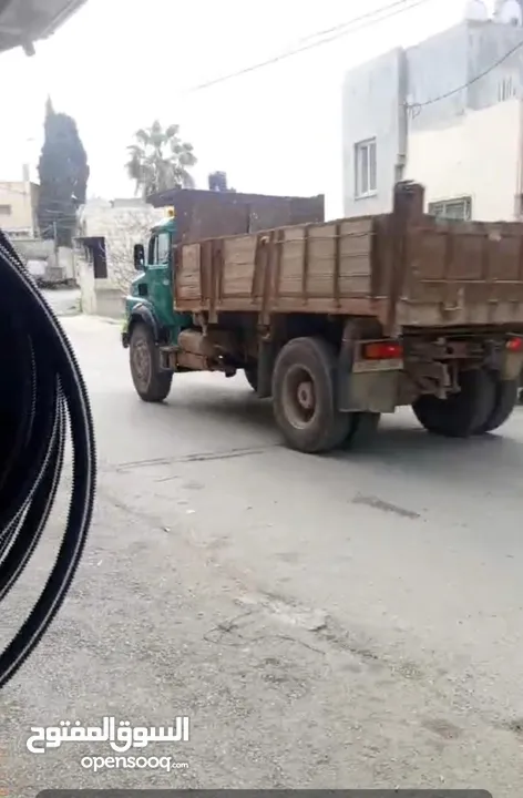 للبيع شحن مرسيديدس سنجل قلاب موديل1979 بحالة ممتازة