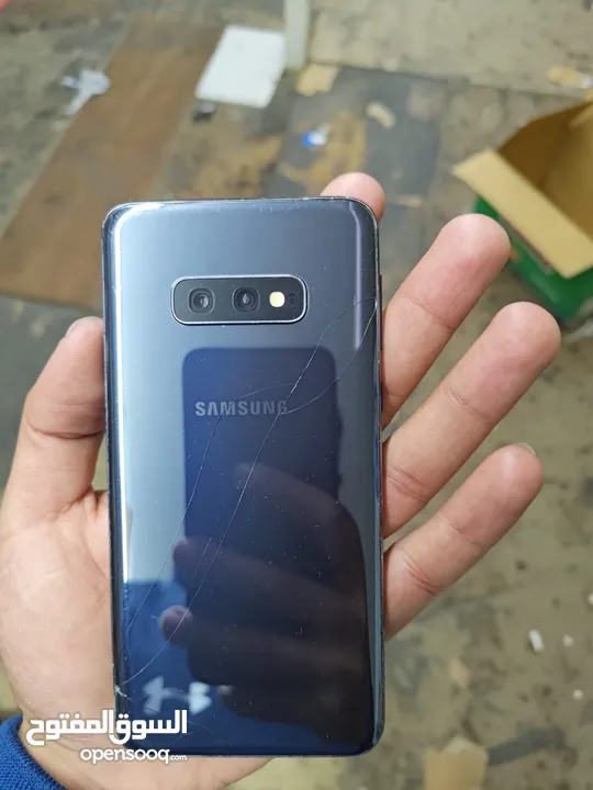 samsumg s10e جهاز ممتاز شغال 100%100
