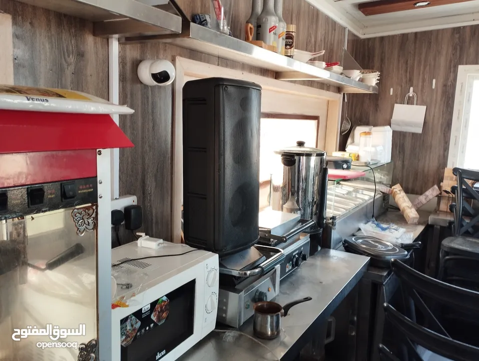 Fully Equipped ready Burger/coffee shop truck big cabin for monthly rental contract
