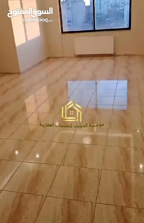 شقة فارغة - المدينة الرياضية - 3نوم 1ماستر - 210م - مطلة - قريبة من الخدمات