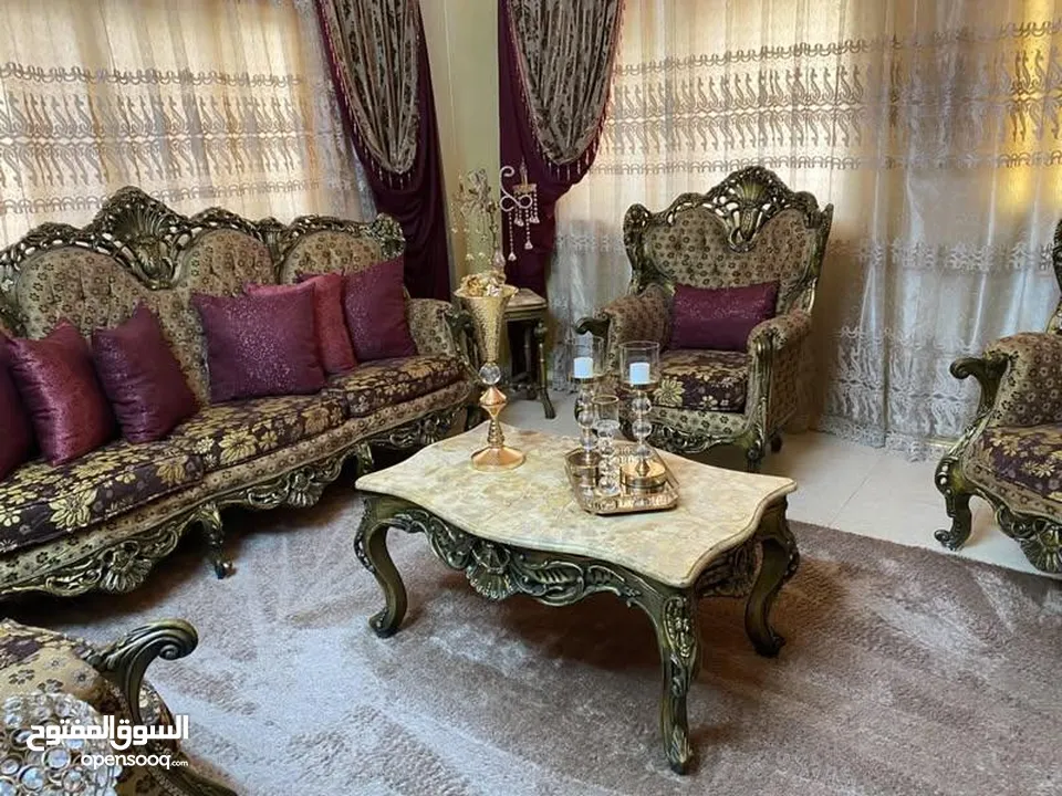 طقم كنبايات مصري كامل زان في حاله جديده منقش