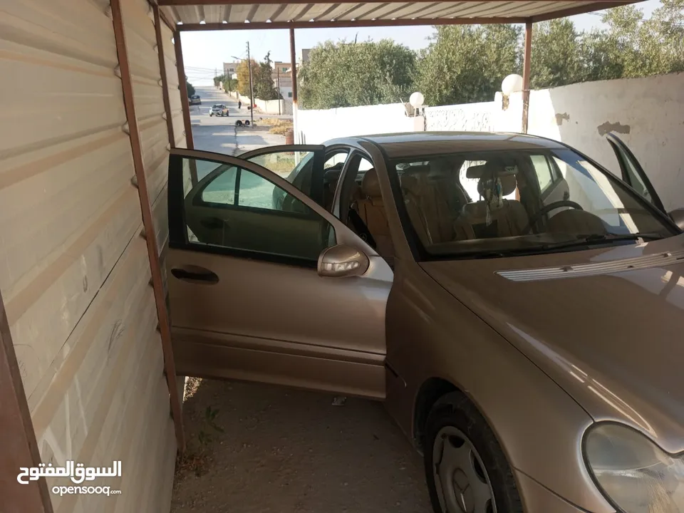 مرسيدس c200  2001