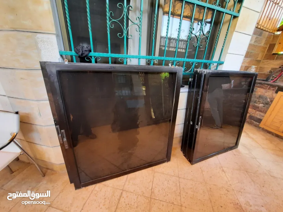 شبابيك المنيوم لون برونز زجاج برونز متوفر عدة مقاسات  بحال الوكاله