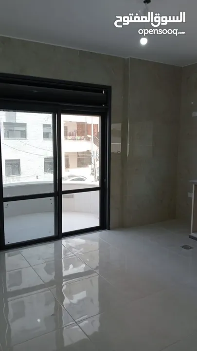 شقة طابو للبيع كاش فقط، نابلس المخفية قرب سوبر ماركت مطاوع عمارة المحسن الطابق الثاني ويوجد مصعد ووا