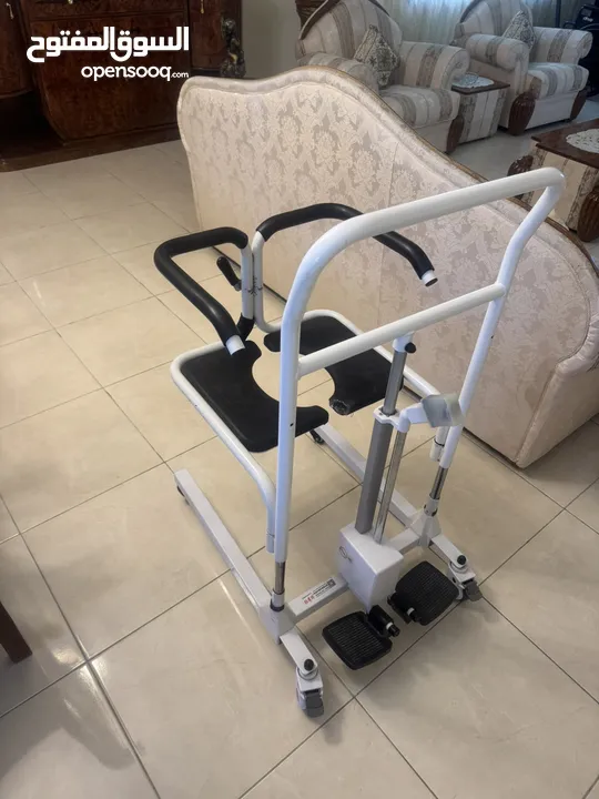 كرسي هيدروليكي حمام ونش كهربائي لحمل المرضى Medical Patient Lift Chair