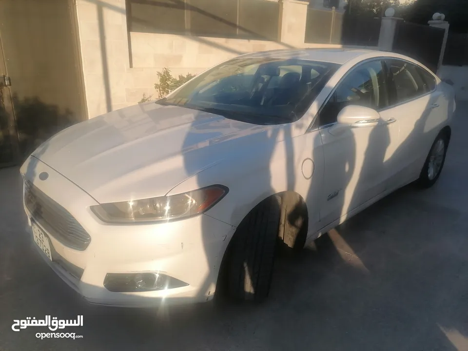 فورد فيوجن (تيتانيوم) فحص كامل دهان الوكاله دون اي حادث