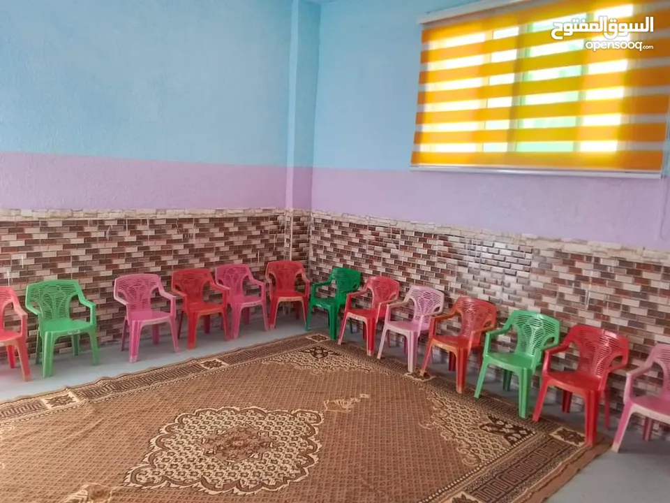 مبنى مخازن تجارية وروضة للبيع