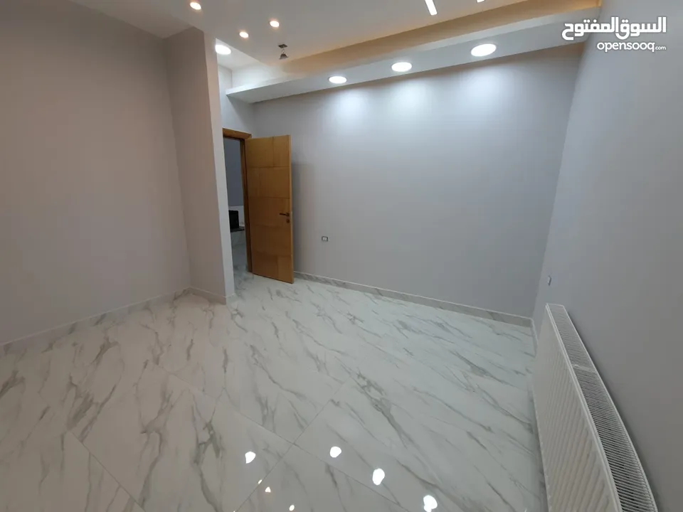 عمارة للبيع بحي المنصور