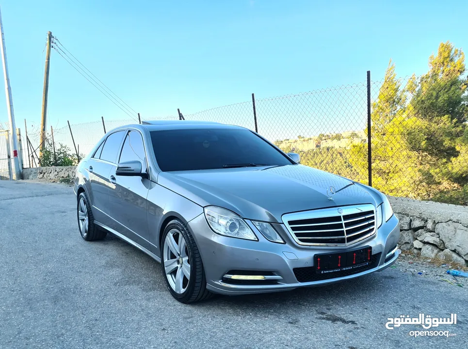 Mercedes E200  /  2013  فل إضافات / فحص نخب / بحالة الوكالة