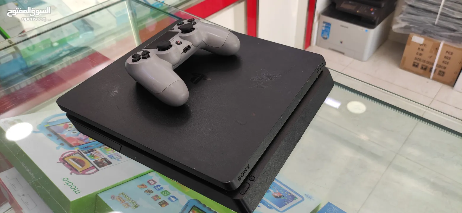 play station 4 slim with 1TB storage