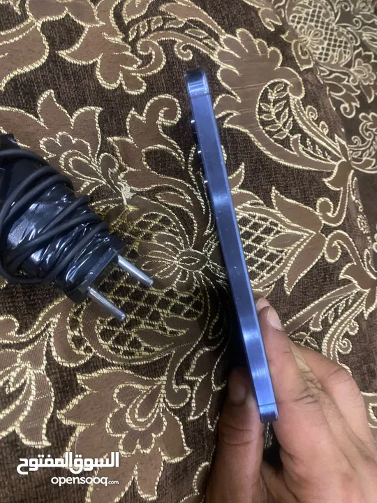 سامسونج  A55 5g وكاله كما موضح بصور للبيع او البدل علا ايفون ودفع فرق مني معو شاحن الاصلي سريع جدآ..