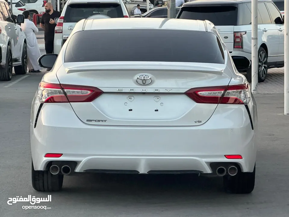 TOYOTA Camry Grand Sport V6 2019