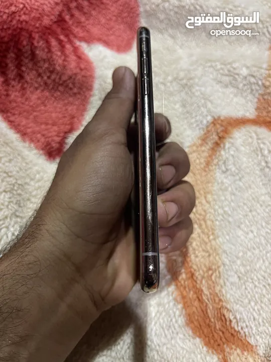 ايفون اكس اس للبيع
