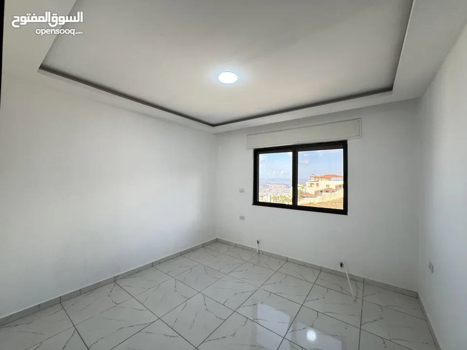 شقة مميزة باطلالة دائمة مساحة 165م بتشطيبات مميزة باجمل مناطق صويلح قرب الجبيهة