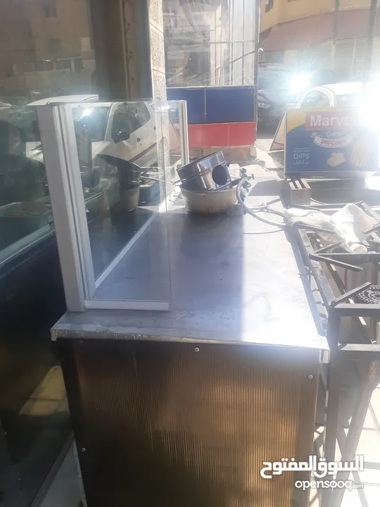 عدة مطعم للبيع
