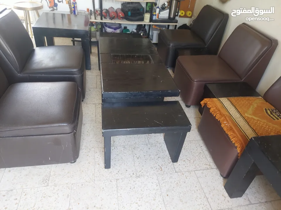 اثاث مكتبي في حالة ممتازة كنب+طربيزات بلكامل