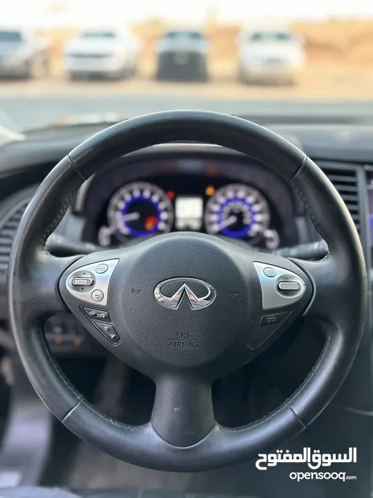 انفنتي QX70