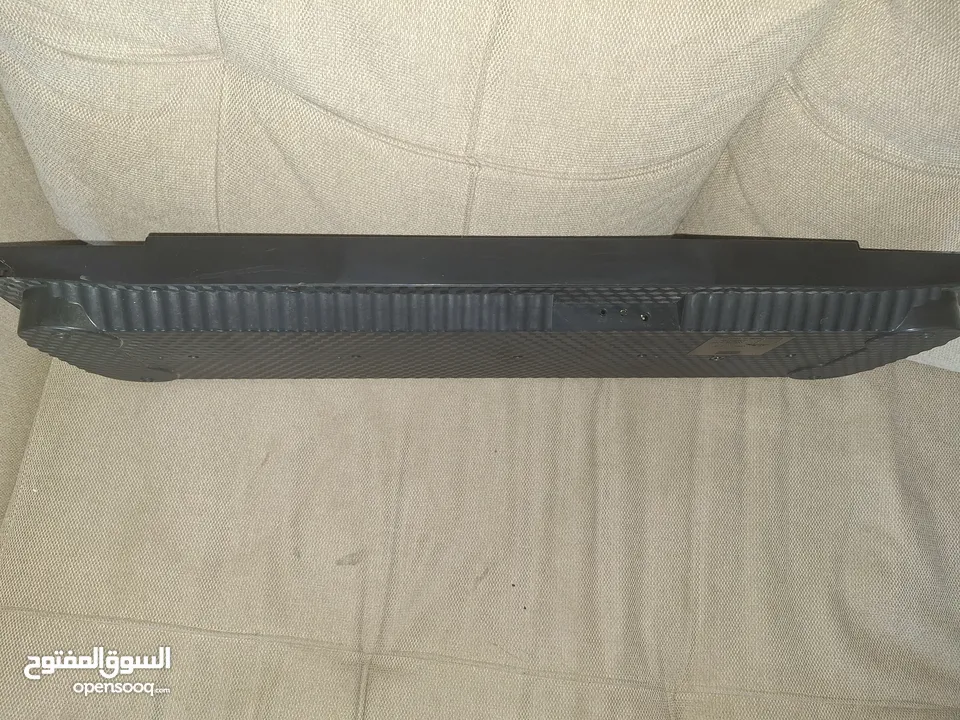 اوركن Mles ( Miles Elcotronic keyboar)  مستخدم  مع الكرتونة بحالة ممتازة للبيع