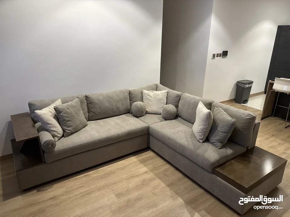 Brand New L-Shape Sofa - جلسة جديدة