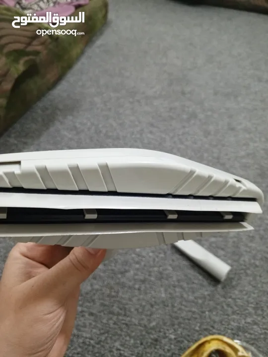 مكنسة كهربائية كراون 1000w مستعمل استعمال بسيط للبيع بسعر رخيص وسبب البيع السفر