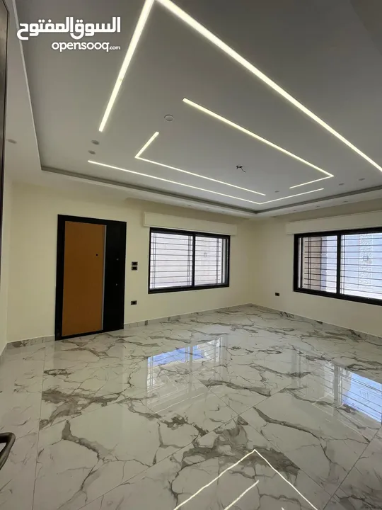 شقة فندقية في طريق المطار شارع الخدمات بجانب كلية لامينوس 206 متر مع جاكوزي وفير بليس