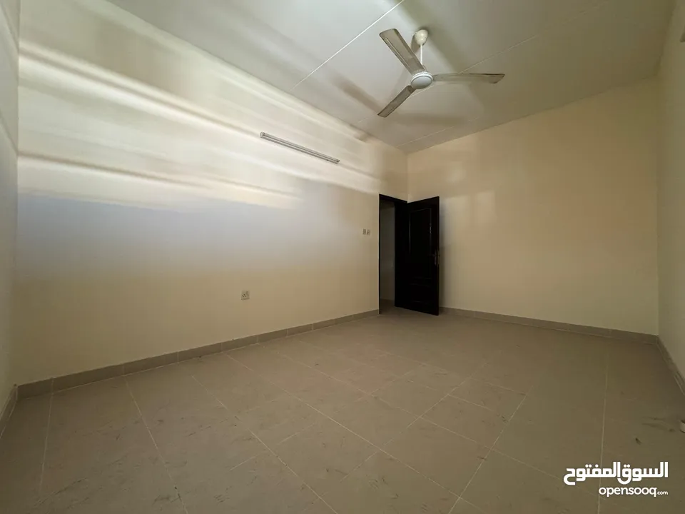 2 BR - 1st floor - families - close to services 2 غرفة نوم - الطابق الأول - للعائلات - قريب من الخدم