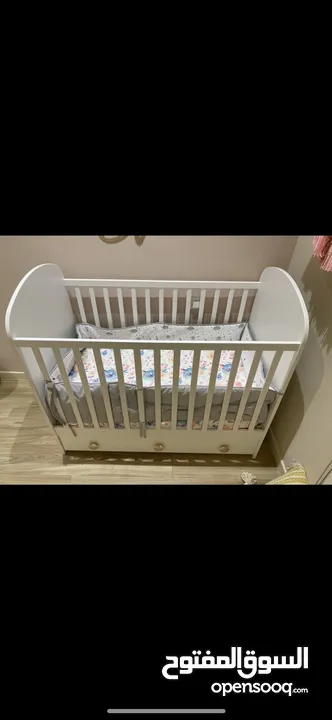 Baby and toddler crib