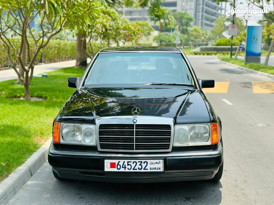 MERCEDES-BENZ E200 1993