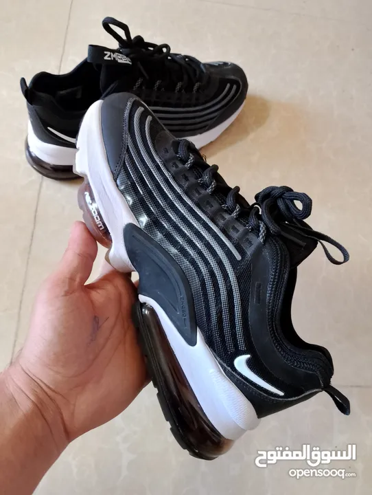حذائين   NIKE  اصليات بحال الوكاله وارد أروبي لساتهم جداد