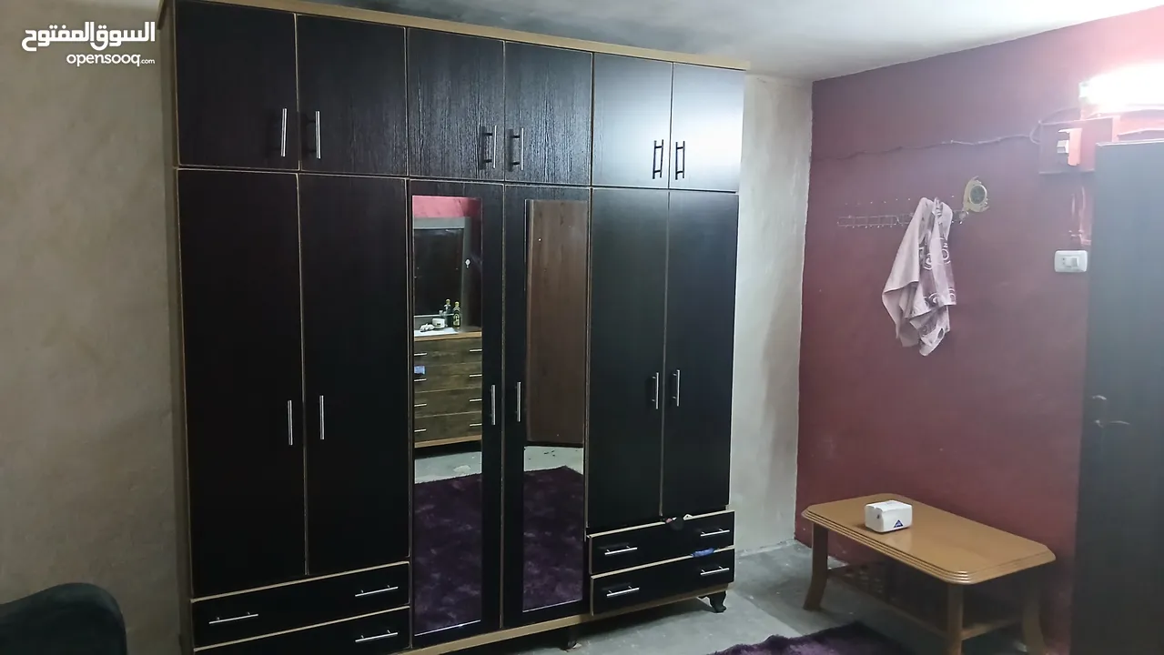خزانه للبيع بحاله الوكاله استعمال بسيط جدا