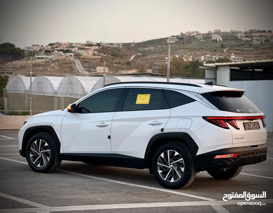هونداي توسان /2022 فل الفل بدون فتحة سقف  2x4 ///240Hp بنزين + كهرباء  ( Haybrid) 1600cc