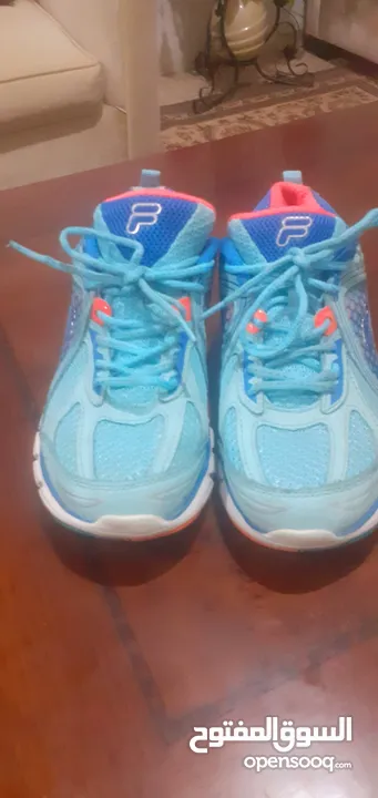 FiLA  مريح جدا جدا بحالة الوكالة ملبوس 4 ايام العيد مقاس 40