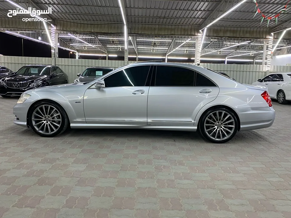 Mercedes S550 V8 Full option 2012 Very clean well maintained no accident