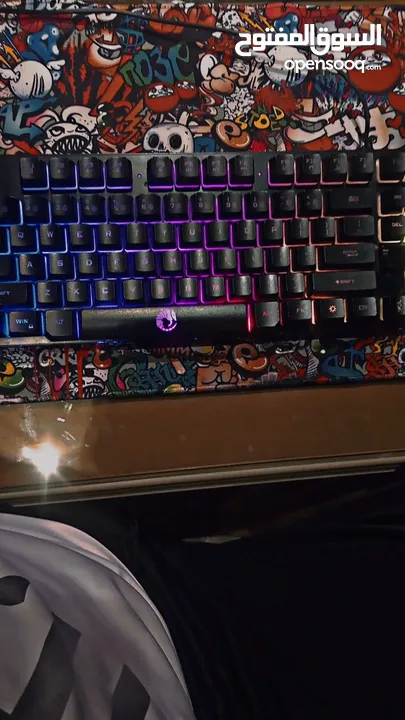 "عيش تجربة اللعب الكاملة مع كيبورد RGB بإضاءة متغيرة وتحكم كامل"