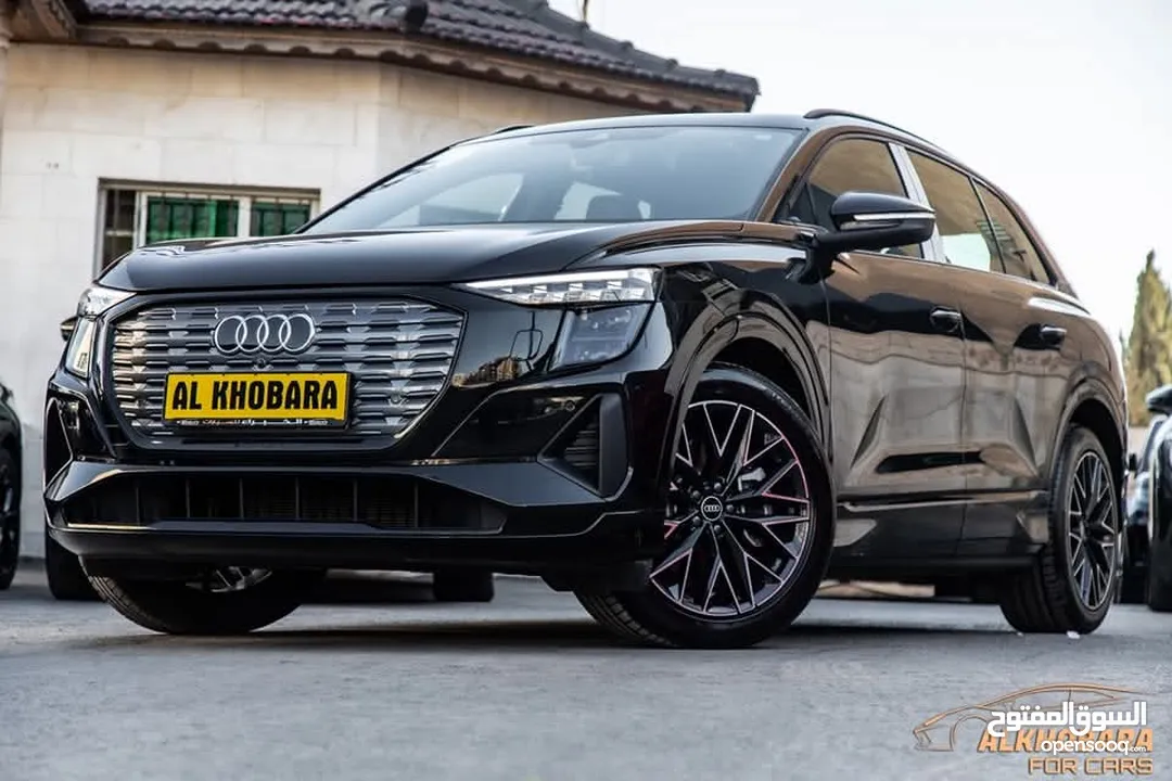 Audi Q5 2022 40 E-tron Quattro   يمكن التمويل
