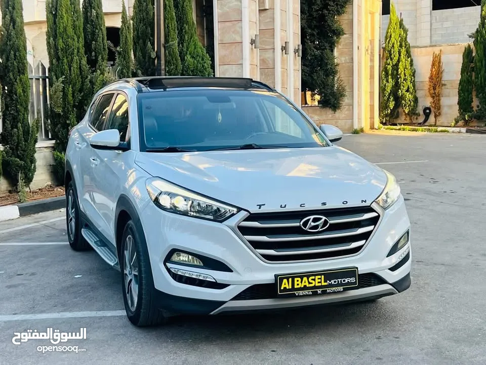 هيونداي توسان. ماتور 2000 موديل 2017 ديزل دفع امامي بالرخصة فول مع بانوراما يحط البركة لصاحب النصيب