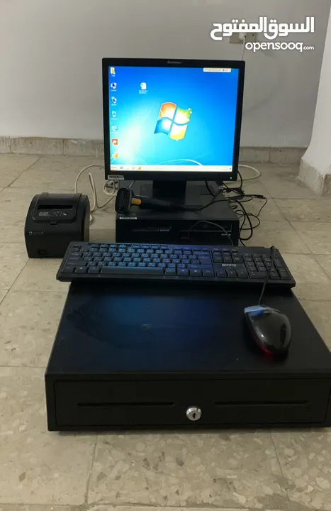 كمبيوتر نوع لينوڤو مع كاشير محل كامل