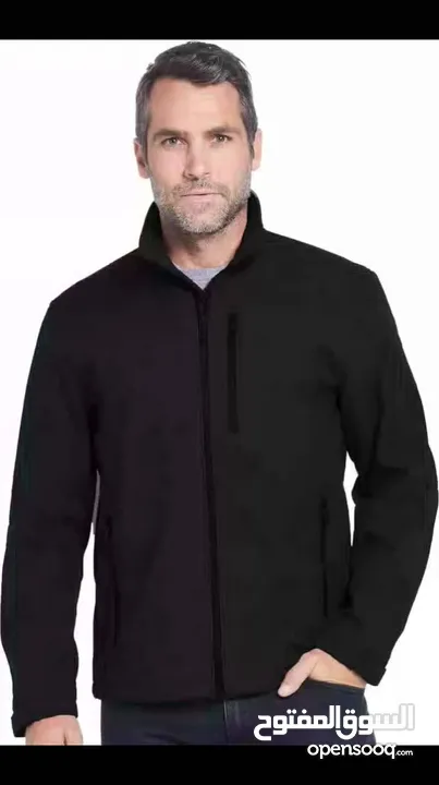 جاكيت سوفت شيل المميز waterproof باللون الأسود نسيج مرن عالي الكثافة.