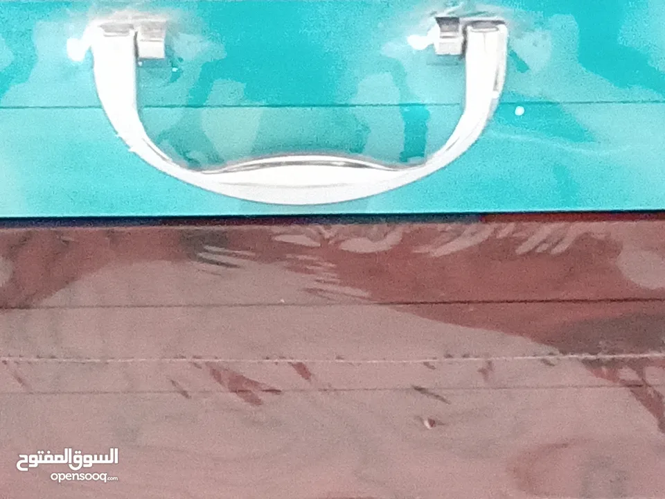 عدد 2 شنط ألوان للأطفال مجموعه ضخمه من الألوان المتنوعه ماركه معروفه ممتازه ومميزه جديده بالجيلاتين