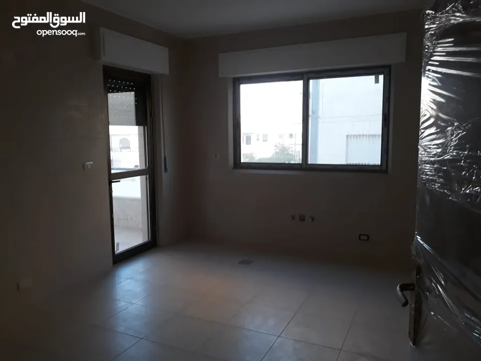 أخر شقتين للبيع في بناء وتشطيب خاص في حنينا