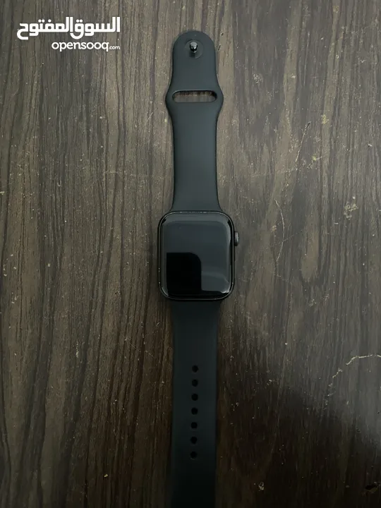 Apple watch se1 حالة ممتازة جداً قياس 44m سعر قابل