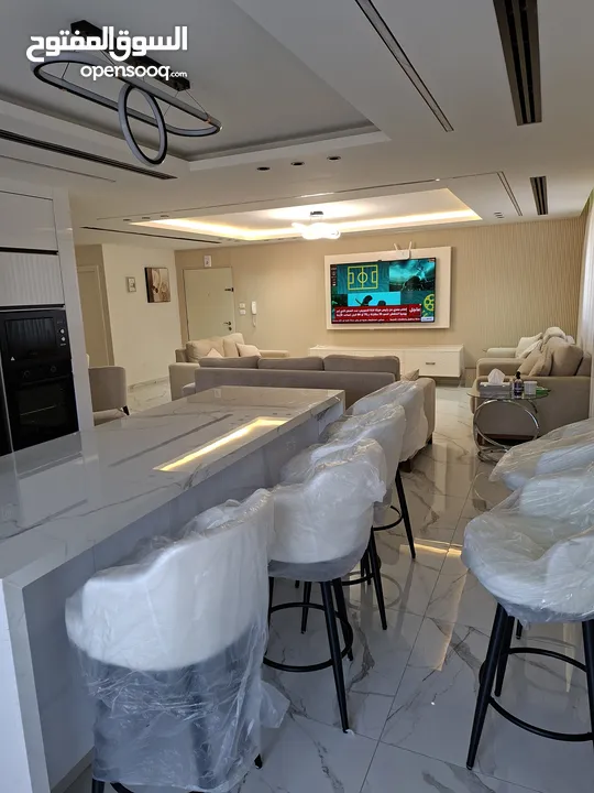 الشقة سوبر دولكس لم تسكن من قبل فرش جديد مع المالك مباشرة