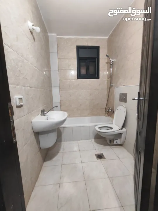 شقة غير مفروشة مع حديقه للايجار في عين مصباح